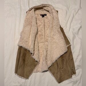 Peck & Peck Cream Faux Shearling Vest with Taupe Suede Panels